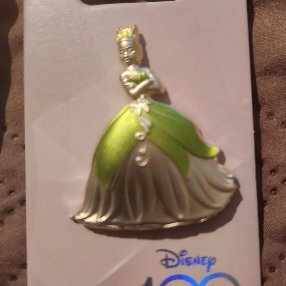 Disney Princess Tiana Pin Set - Picture 3 of 3